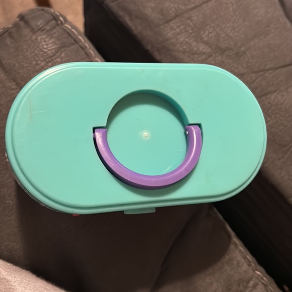 Polly Pocket dolls and more! - Picture 10 of 10